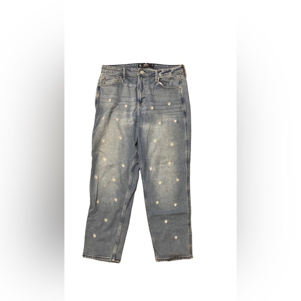 Hollister Ultra High-Rise Mom Jeans with Embroidered Daisys